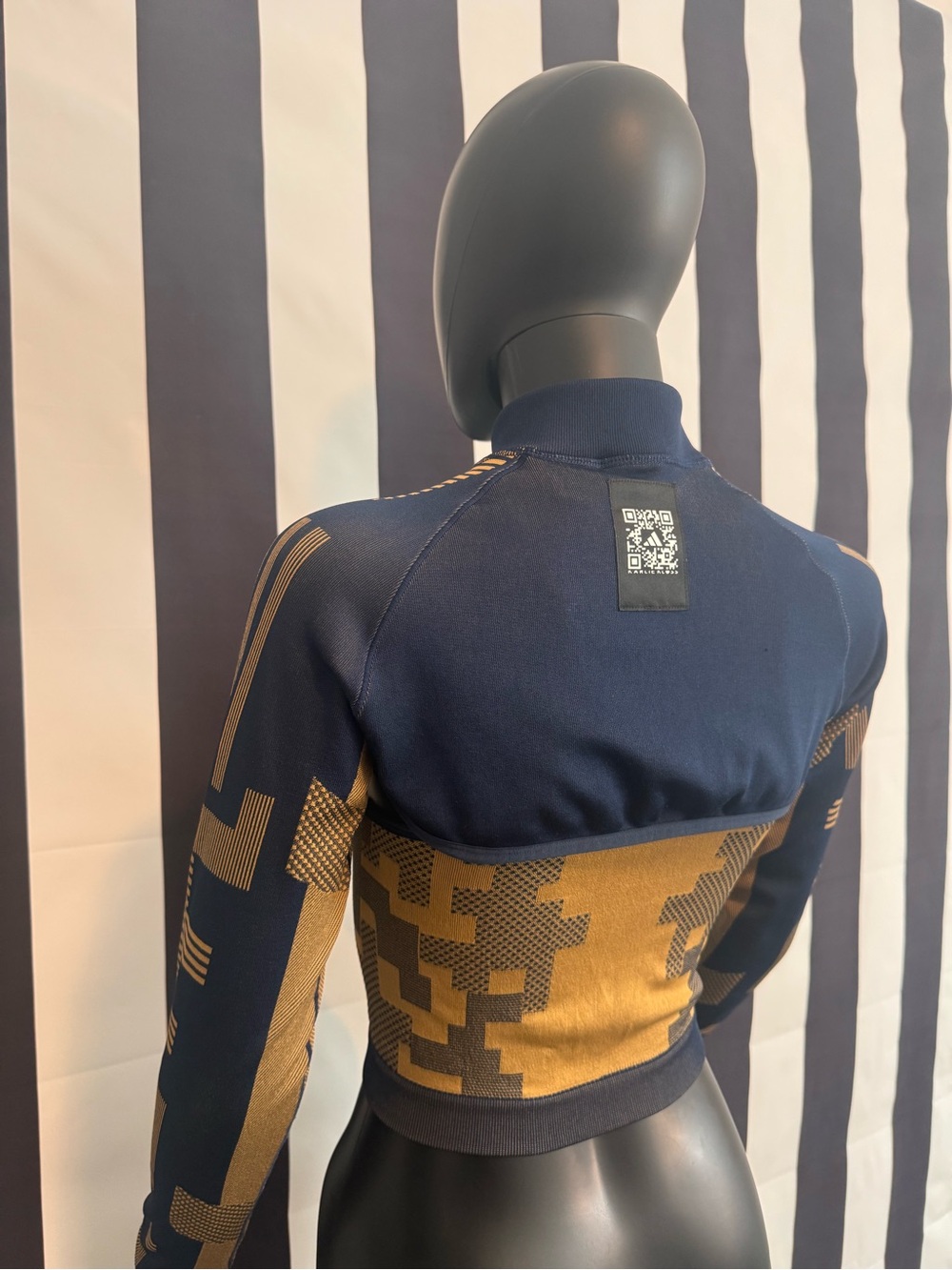adidas Navy and Tan Geometric Crop Zip-Front Sleeves and Sports Bra - Picture 6 of 14